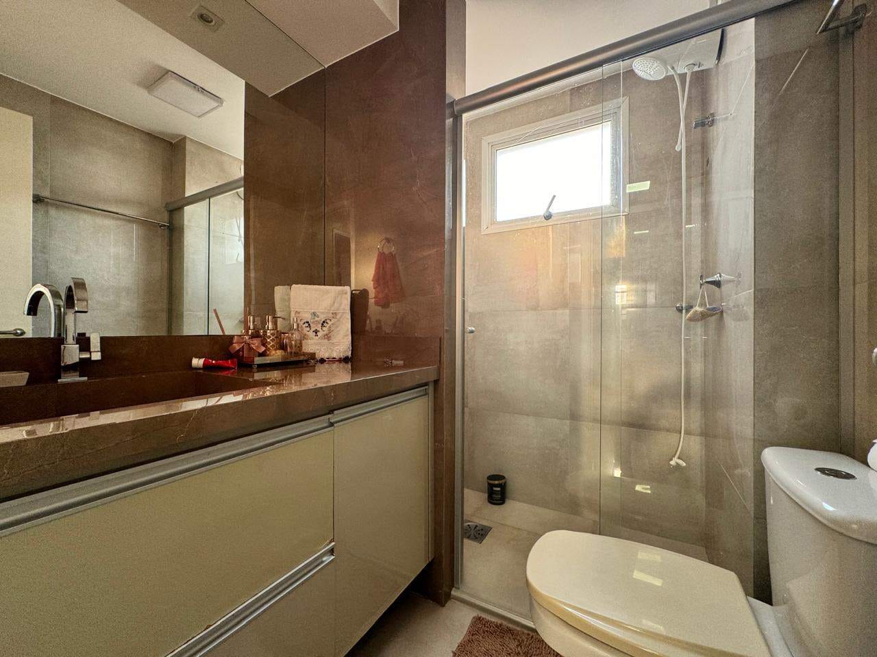 Apartamento à venda, 69m² úteis, Edifício Solario Jardin Residence, 2 quartos, completo em armários  - Centro, Londrina, PR.