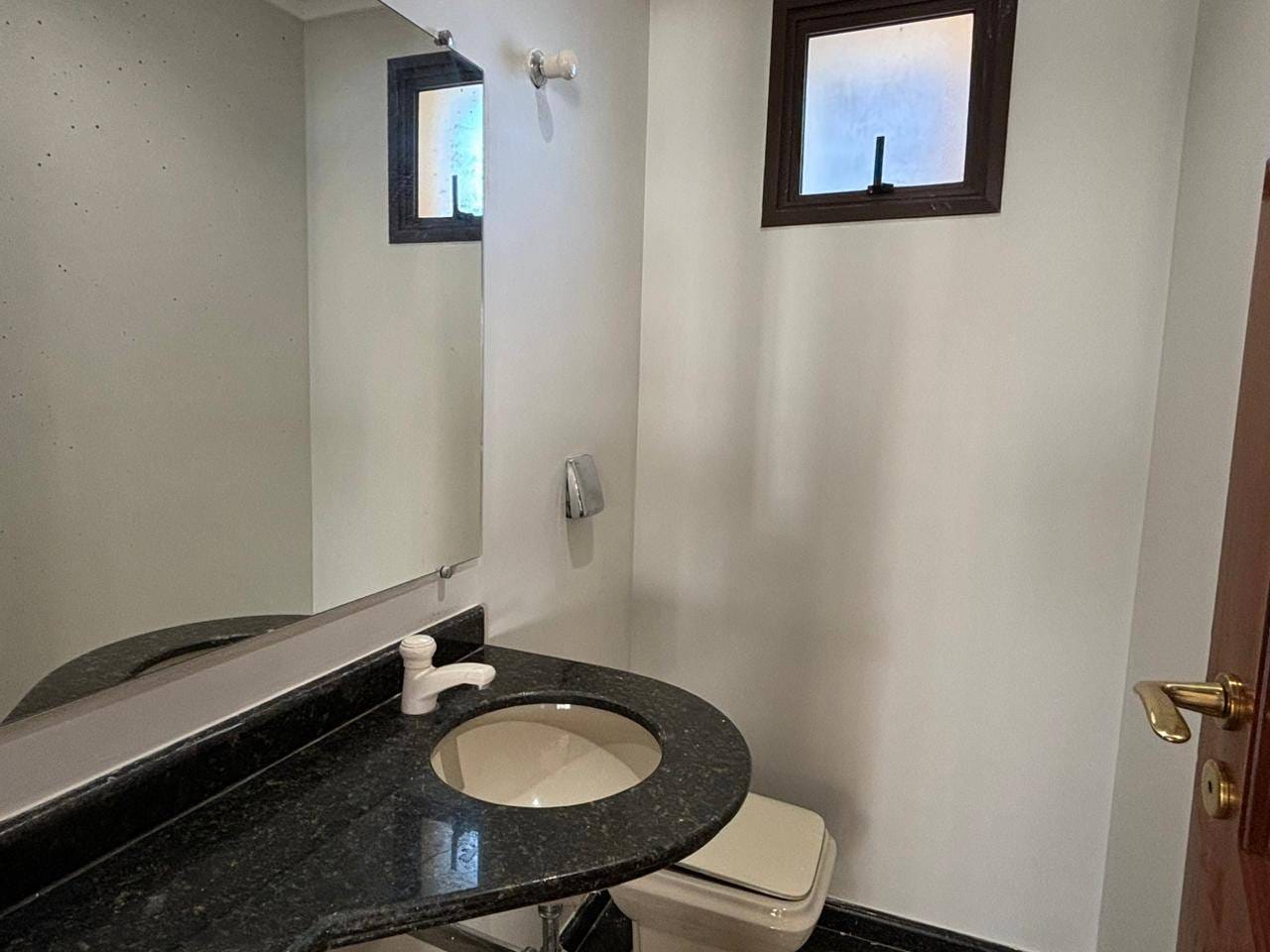 Apartamento à Venda,  260m² úteis, Edifício London Lake, 04 suítes, vista para lago 3 vagas - Caiçaras, Londrina, PR