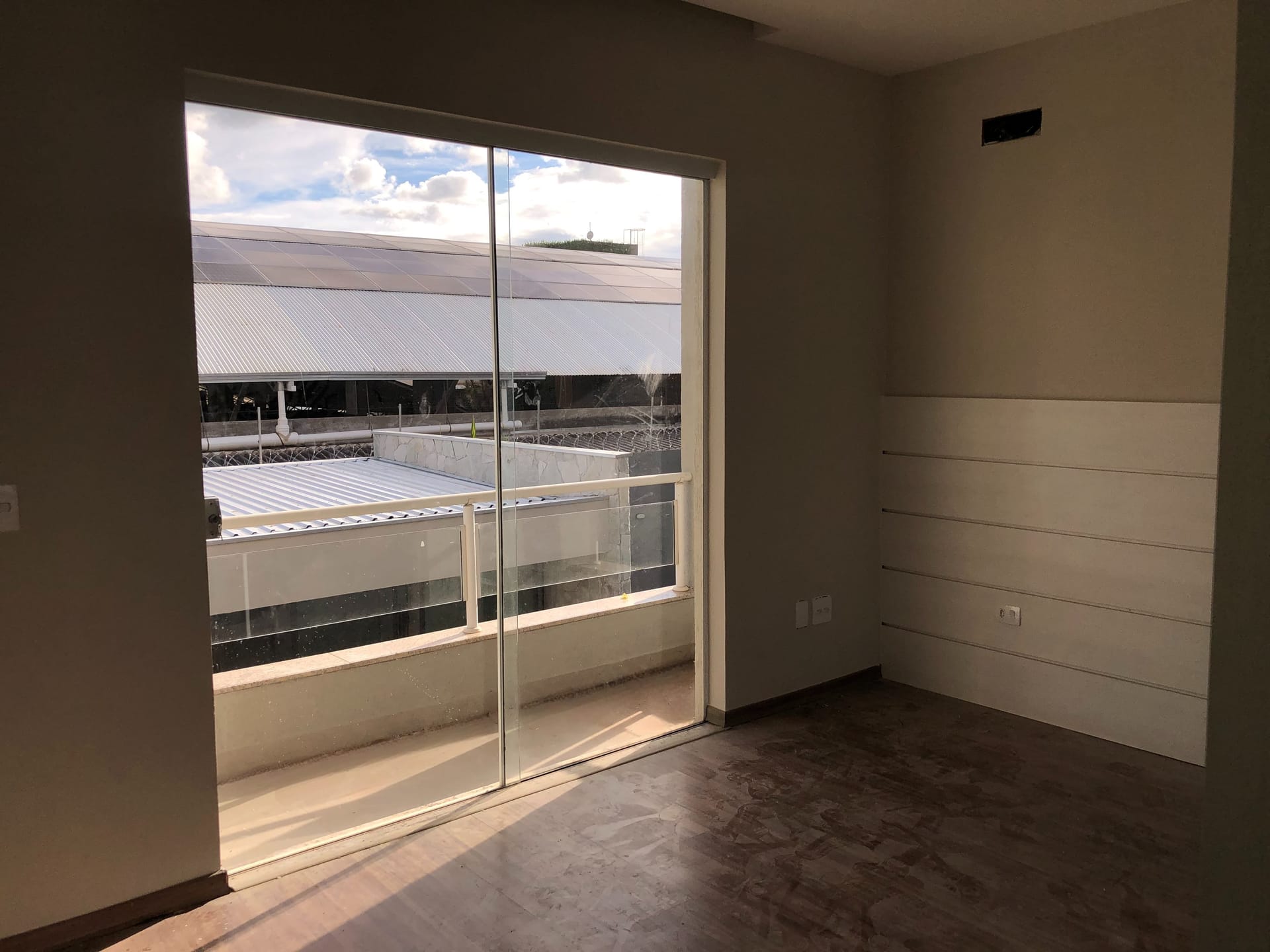 Casa à venda , Condomínio Acácia Imperial, 400m² privativos, 4 suítes, churrasqueira e piscina - Royal, Londrina, PR