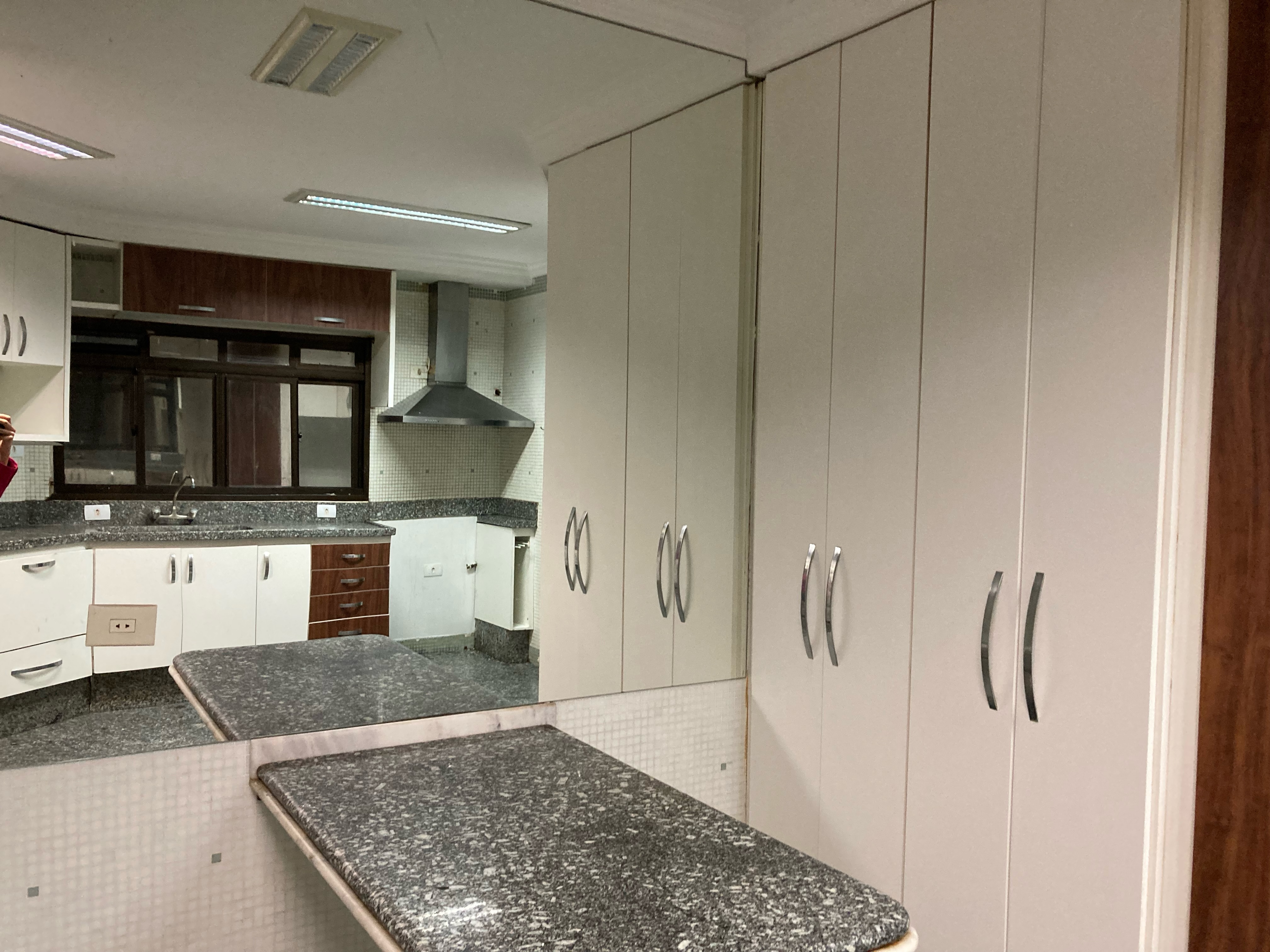 Aluga-se apartamento de 4 quartos na Gleba Fazenda Palhano com planejados, Londrina, PR