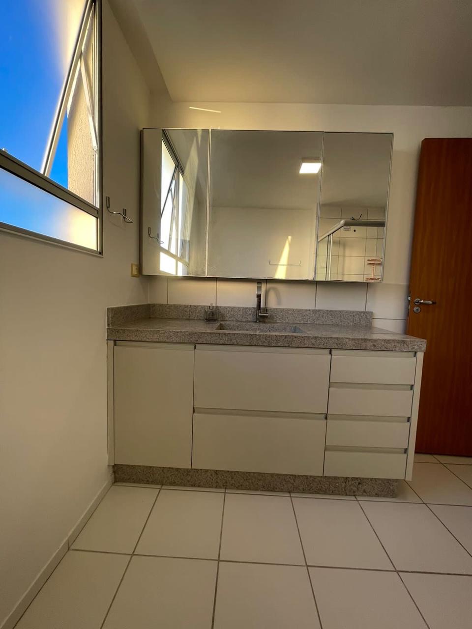 Apartamento à venda Spazio Louvre, 45m², 2 dormitórios com armários, 1 banheiro, 1 vaga de garagem, móveis embutidos, Gleba Fazenda Palhano, Lond
