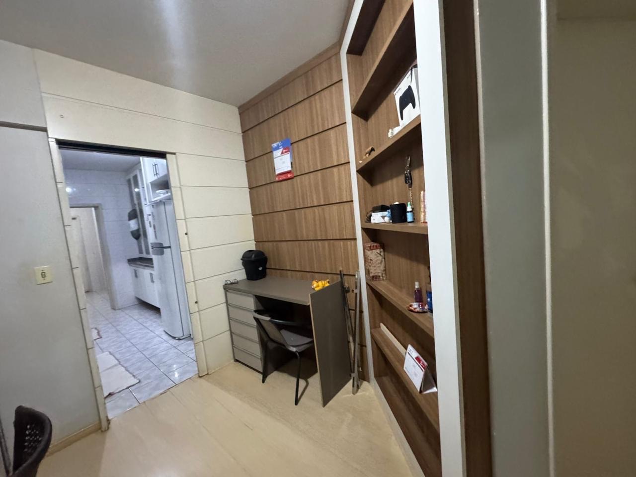Apartamento à venda, Edifício Bavaria, 3 quartos sendo 1 suíte, 2 vagas, andar alto -Centro Londrina, PR