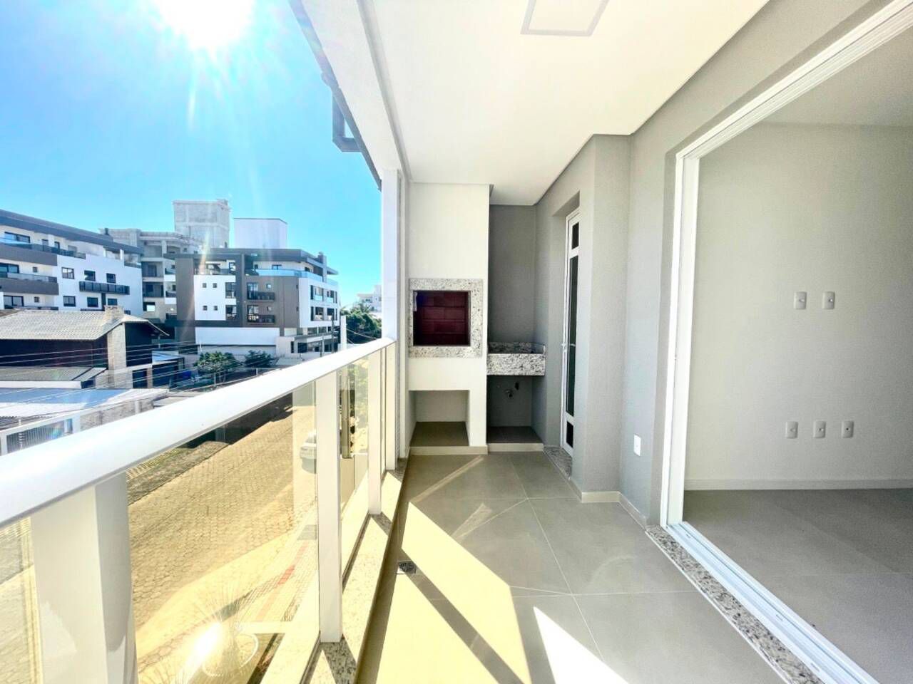 Apartamento pertinho da praia 70m² à venda/2 quartos (sendo 1 suíte) - Residencial Nassau- Canto Grande, Bombinhas, SC