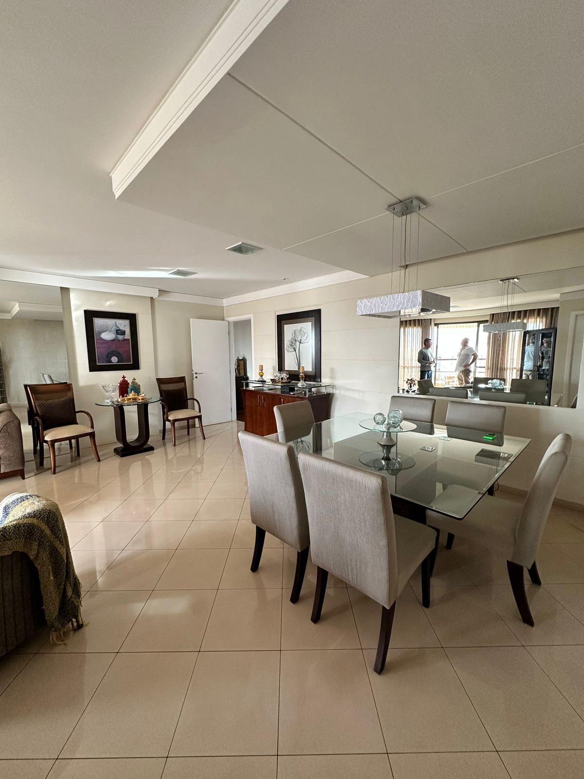 Apartamento à venda, Condomínio Colina Menphis,  195m² úteis, 4 quartos sendo 1 suíte, andar alto, 2 vagas - Andrade, Londrina, PR