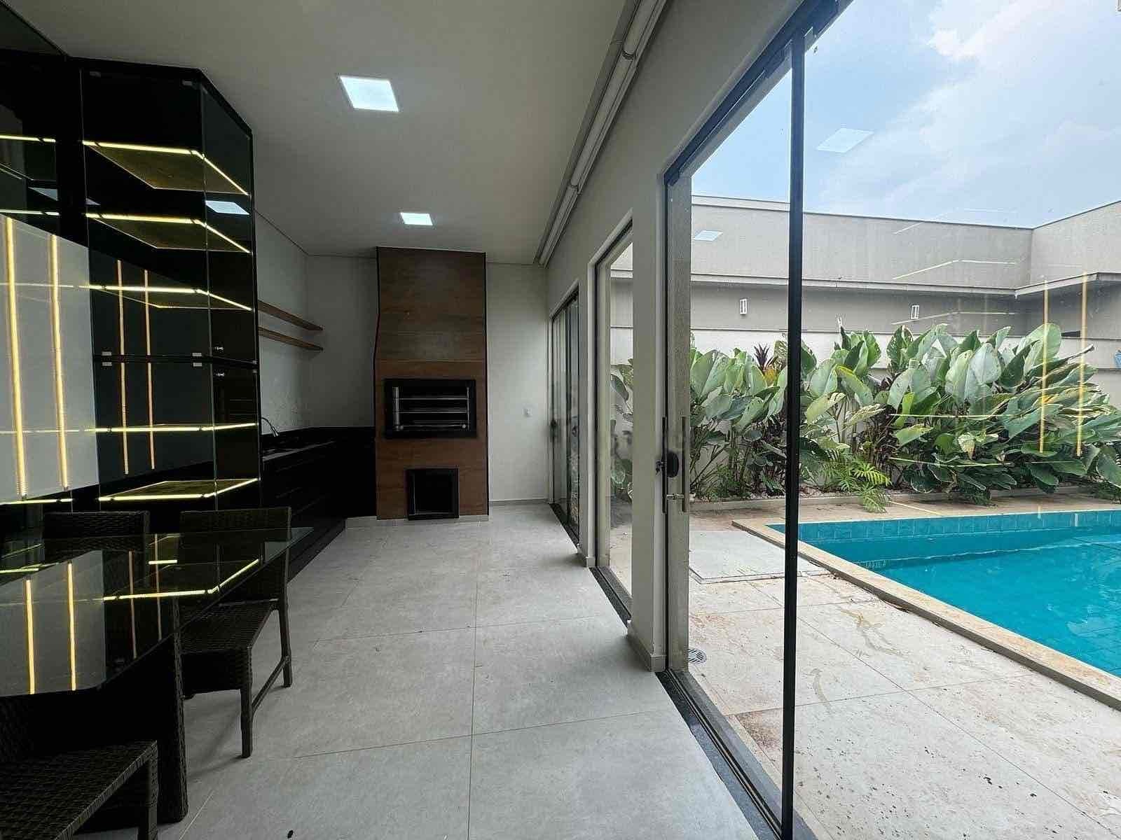 Casa  à venda, Royal Forest, 292m² úteis, 3 suítes, piscina aquecida, 4 vagas - Esperança, Londrina, PR