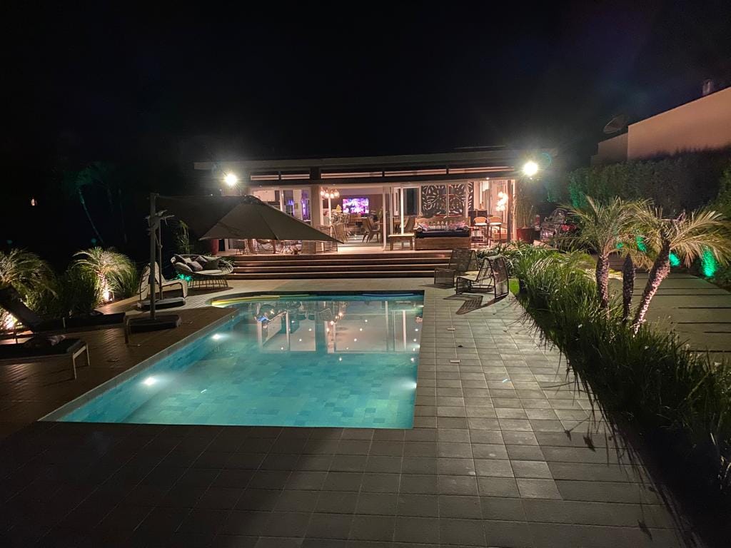Chácara à Venda, porteira fechada, 1582m² no Condomínio das Águas, casa de 420m² úteis, 4 suítes,  piscina, 14 vagas - Porecatu, PR