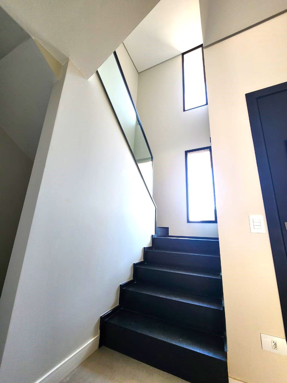 Sobrado à venda, 190m² úteis,  Condominio Tangará, 03 quartos, 4 vagas - Gleba Simon Frazer, Londrina, PR