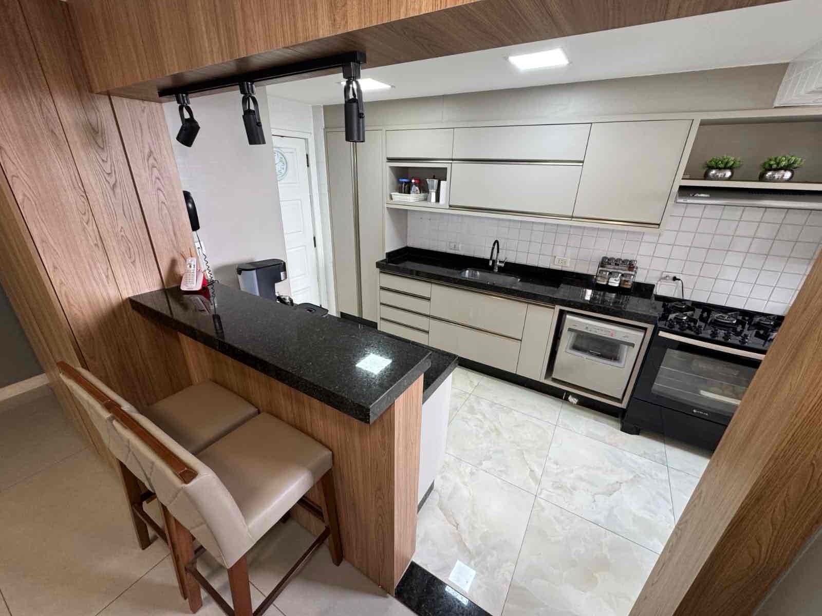 Apartamento triplex  à venda, 238m² úteis, 3 quartos sendo 1 suíte, amplo rooftop com churrasqueira,  2 vagas Boa vista, Londrina, PR