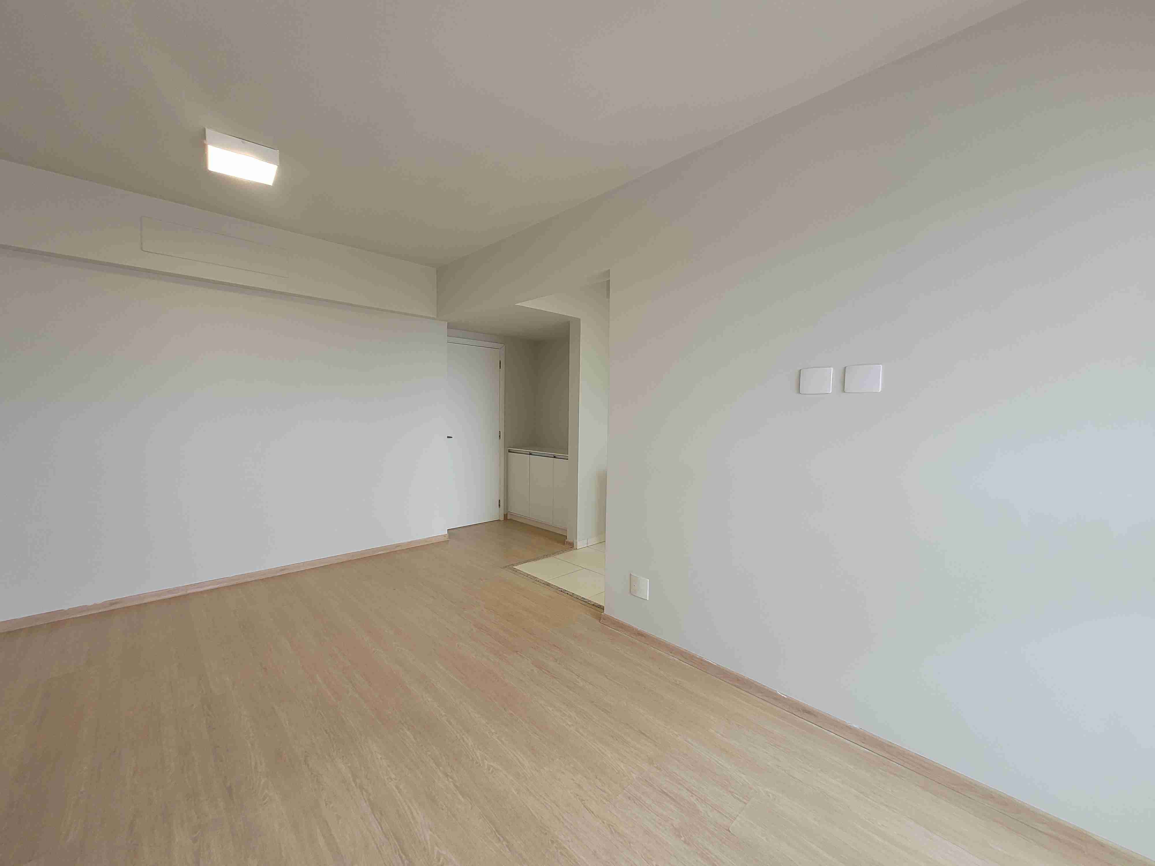 Apartamento à venda no Edifício Reserva Santana,  75m² úteis, 3 quartos sendo 1 suíte,Gleba Fazenda Palhano, Londrina, PR