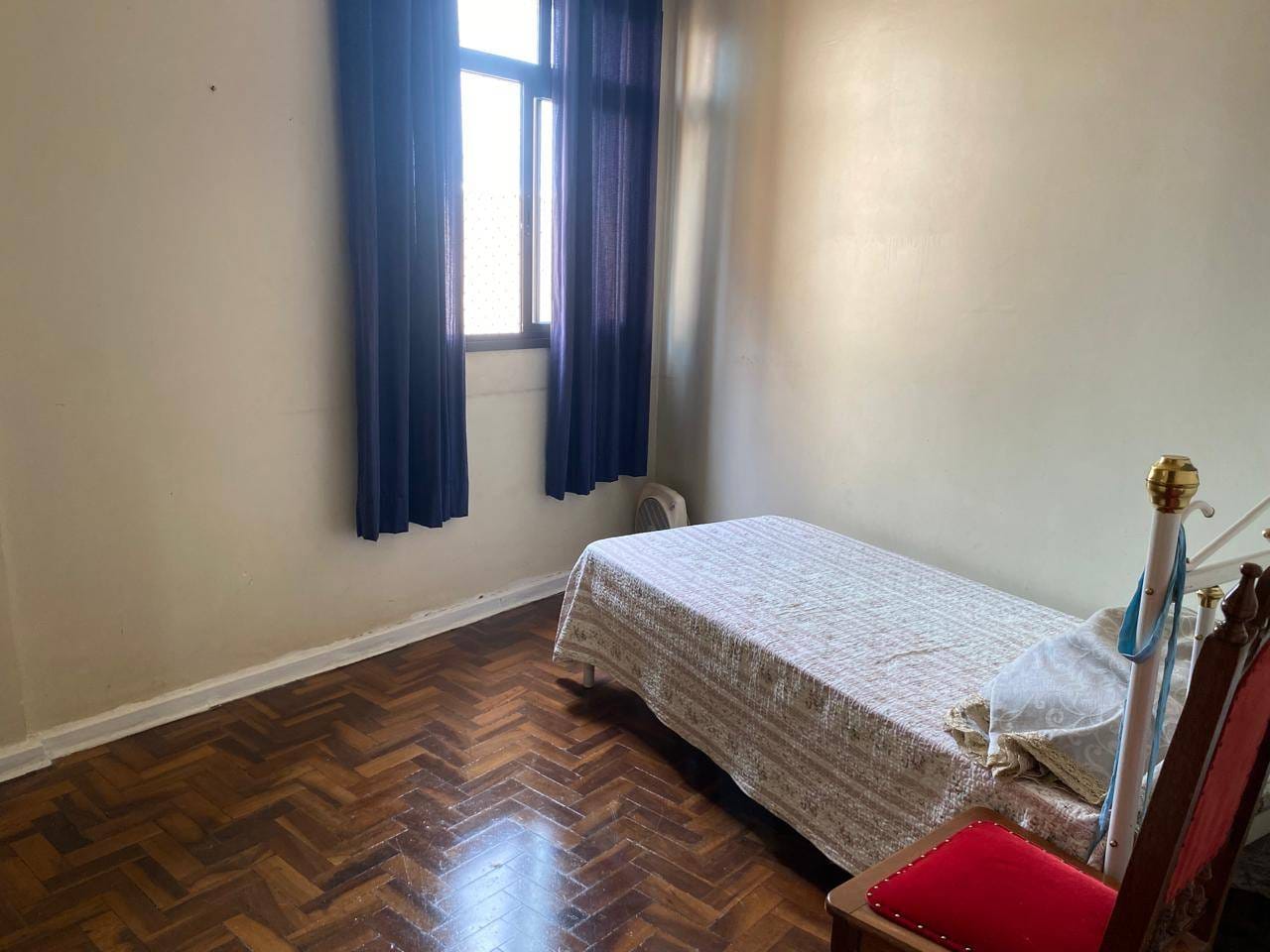 Apartamento à venda, 160 m²  úteis, 4 quartos sendo 1 suíte,  andar alto no Edifício Centro Comercial- Centro, Londrina, PR