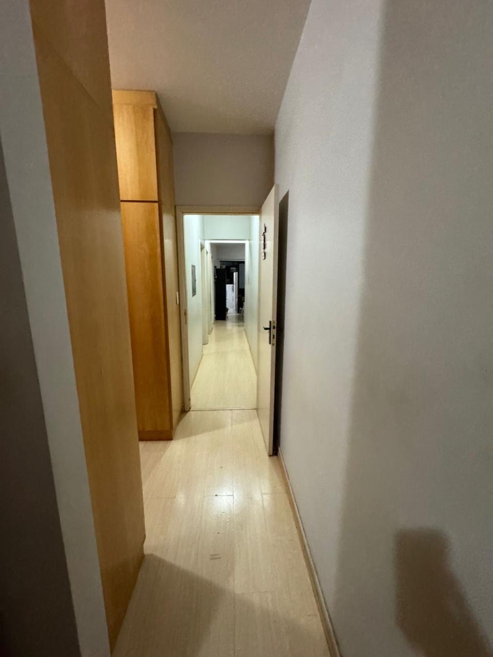 Apartamento à venda, Edifício Bavaria, 3 quartos sendo 1 suíte, 2 vagas, andar alto -Centro Londrina, PR