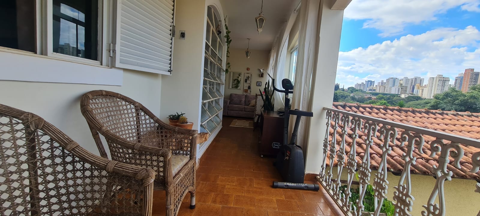 Casa Duplex  à venda, 404m² úteis, 4 quartos sendo 3 suítes,  4 vagas- Jardim Quebec, Londrina, PR