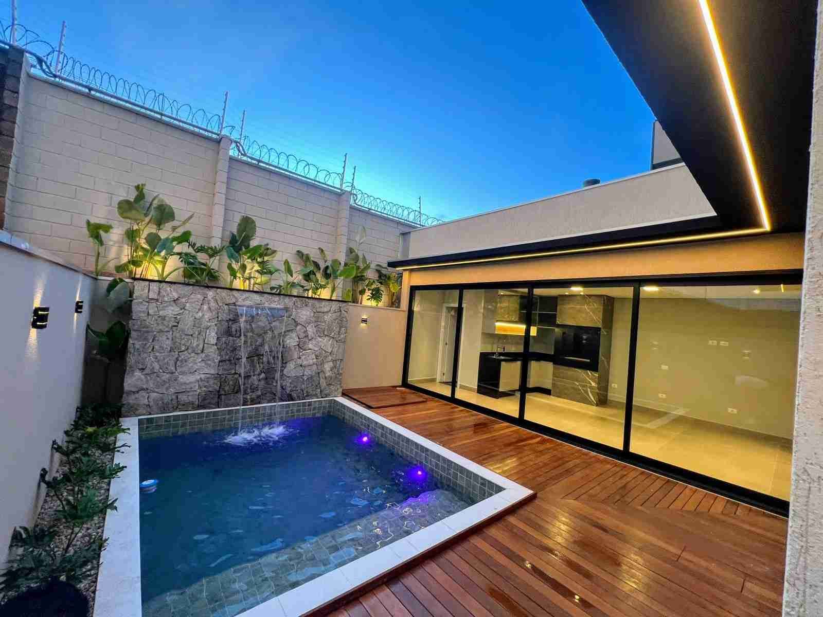 Casa à venda em condomínio Bella Vitta, porteira fechada, 4 suítes , 258 M² construção, piscina- Cidade Industria 2, Londrina - PR