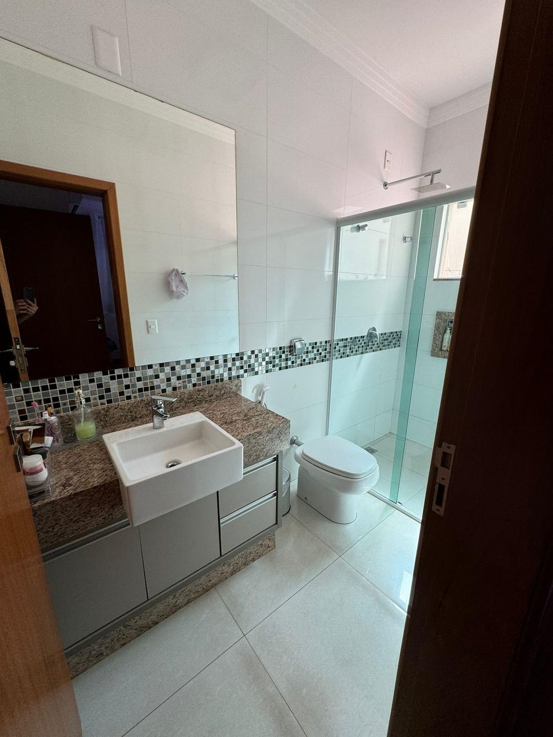 Casa à venda, Condomínio Morada das Flores, 160m² úteis, 3 quartos sendo 1 suíte, todo planejado -  Cambé/PR