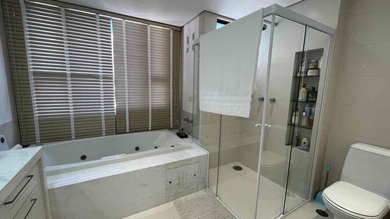 Apartamento semi mobiliado à venda, Edifício Palazzo Veronesi, 240m² úteis, 4 quartos sendo 2 suítes - Bela Suiça, Londrina, PR