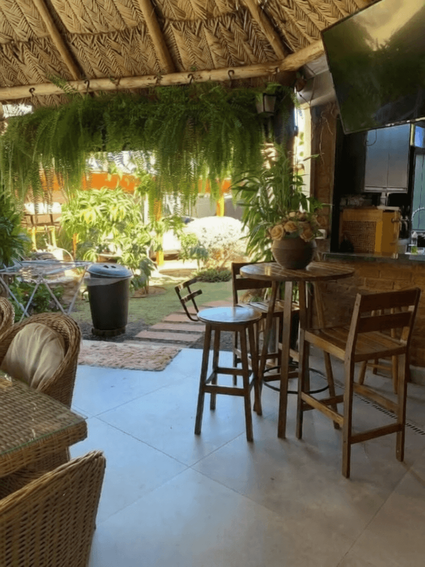 Casa à venda, 500m² terreno e 132m² construção, 2 suítes, piscina e churrasqueira, 4 vagas - Granville Parque Residencial, Londrina, PR