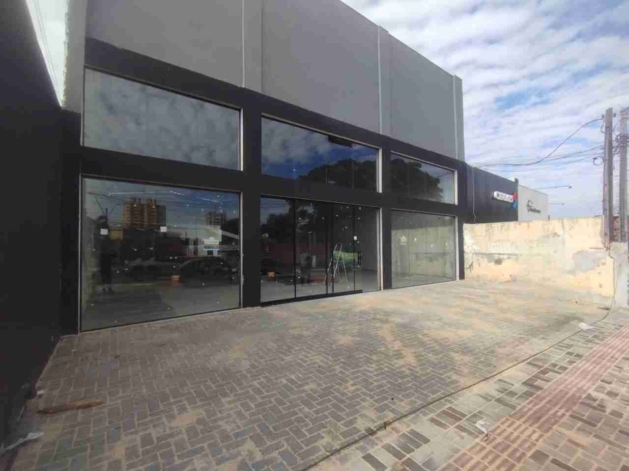 Barracão novo para locação, total 700m², amplo, pé direito de 8M ,av. tiradente ,frente vidro,Jardim Agari, Londrina, PR