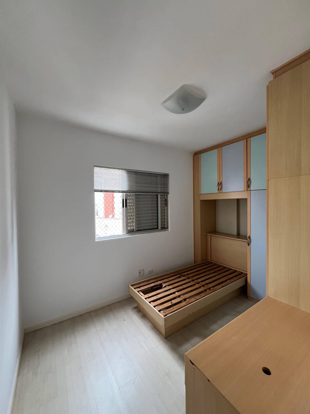 Apartamento à venda, Edifício Porto Belo, 83m² úteis, 3 quartos (1 suíte), sol da manhã, andar alto - San Remo, Londrina, PR