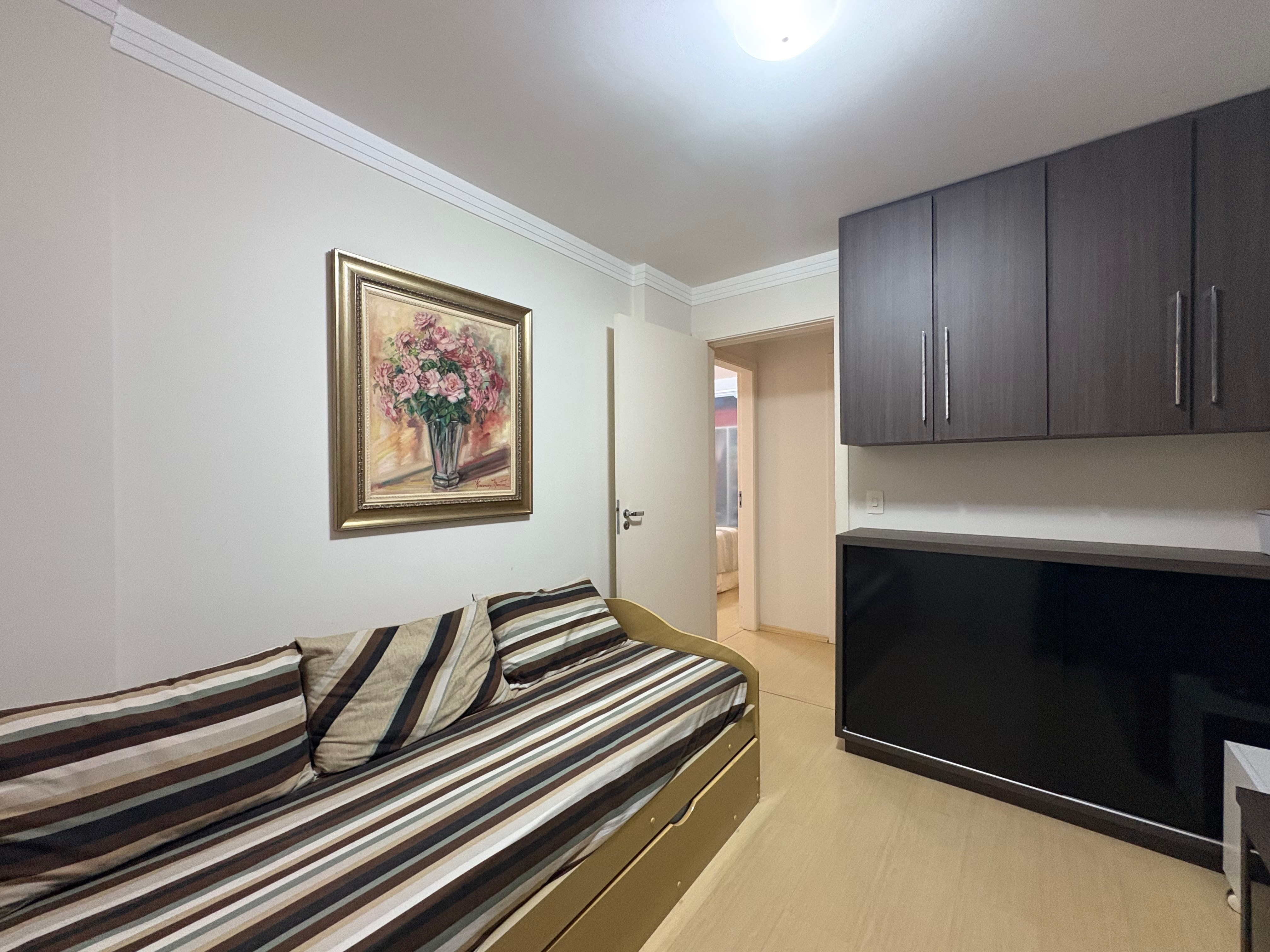 Apartamento à venda, Residencial Ibiza, 2 quartos sendo 1 suíte, andar alto, sacada com churrasqueira, Vila Ipiranga, Londrina, PR