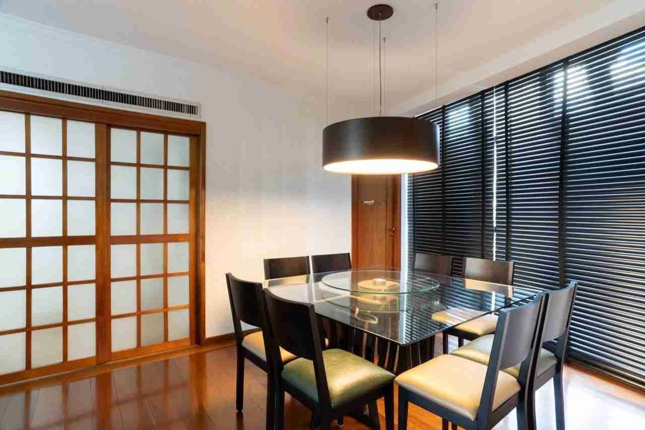 Apartamento à venda no Edifício Palais Lac Dor, 298m² úteis, 4 quartos sendo 2 suítes, 4 vagas, próx  ao lago Igapó - Jardim Londrilar- Londrina,
