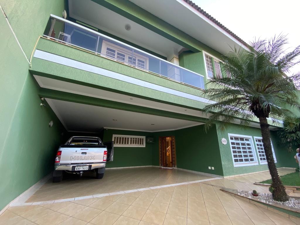 Sobrado à venda, 574m² úteis, 4 suítes com banheira e sacada, piscina, sauna,  estuda permuta- Jardim Itatiaia 1, Londrina, PR