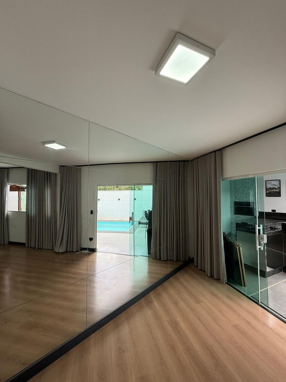 Casa à venda, Jd Abussafe, 220 m², com piscina, 3 Quartos sendo 1 suite, Londrina, PR