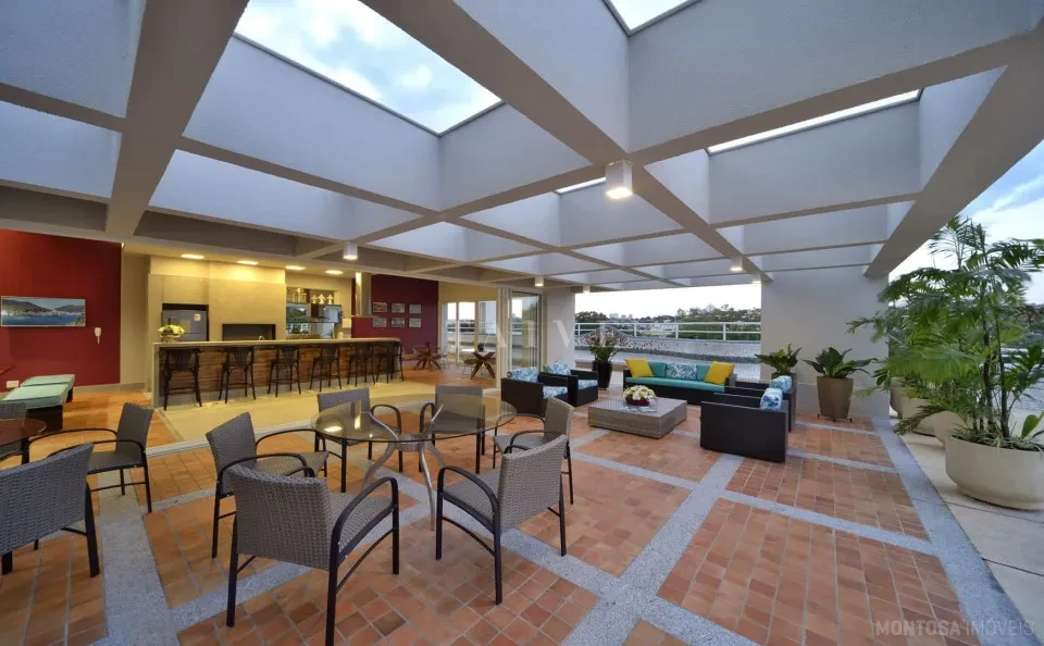 Locação Parc Güell, 3 suites, hidromassagem, vista lago igapó, planejado