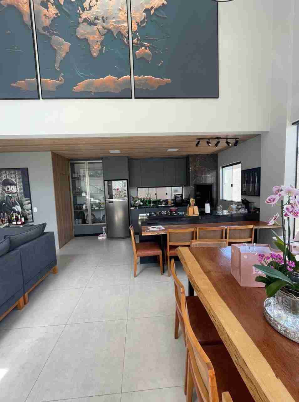 Casa  à Venda, no Parque Tauá,Arangua, 166m² úteis 3 quartos sendo 1 suíte , 4 vagas , toda planejada- Jd Morumbi  Londrina, PR