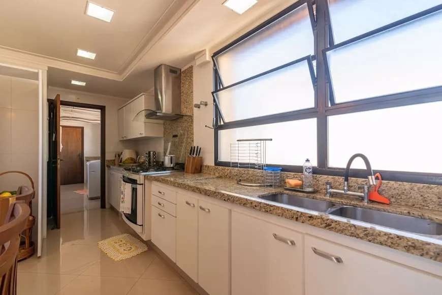 Apartamento à venda - Cobertura Triplex, 4 quartos - 3 vagas de garagem - Centro, Londrina, PR