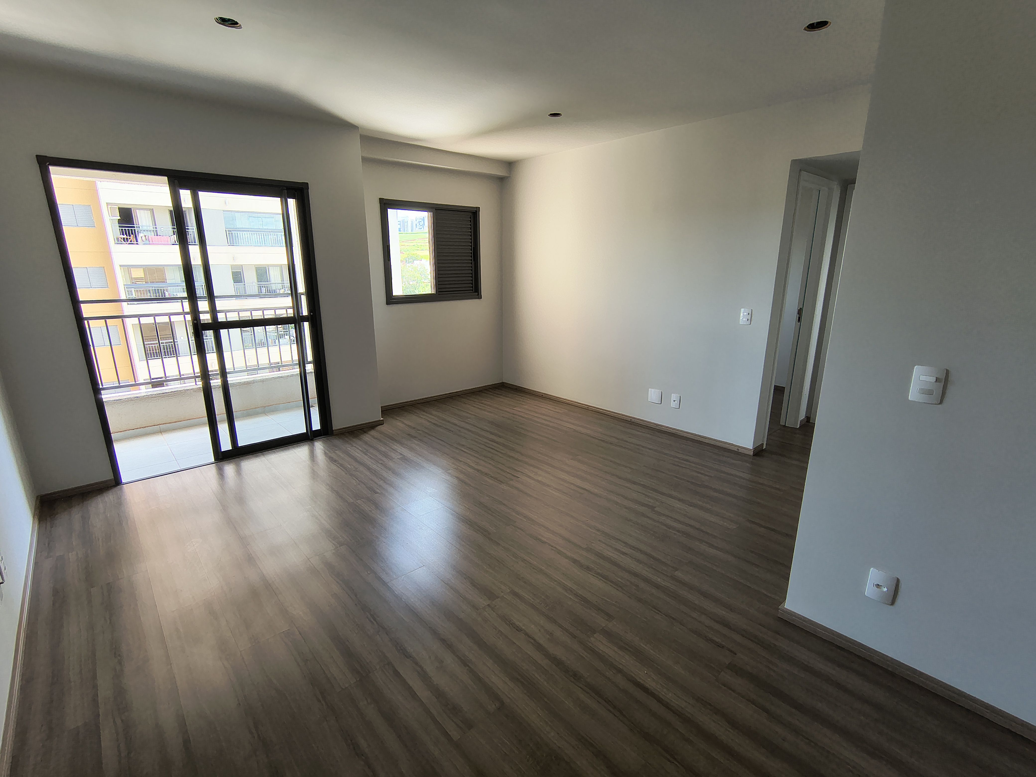Apartamento à venda, Edifício carmel, 64M² úteis, 2 sendo 1 suíte, Sala estendida, Gleba Palhano,  Londrina - Pr