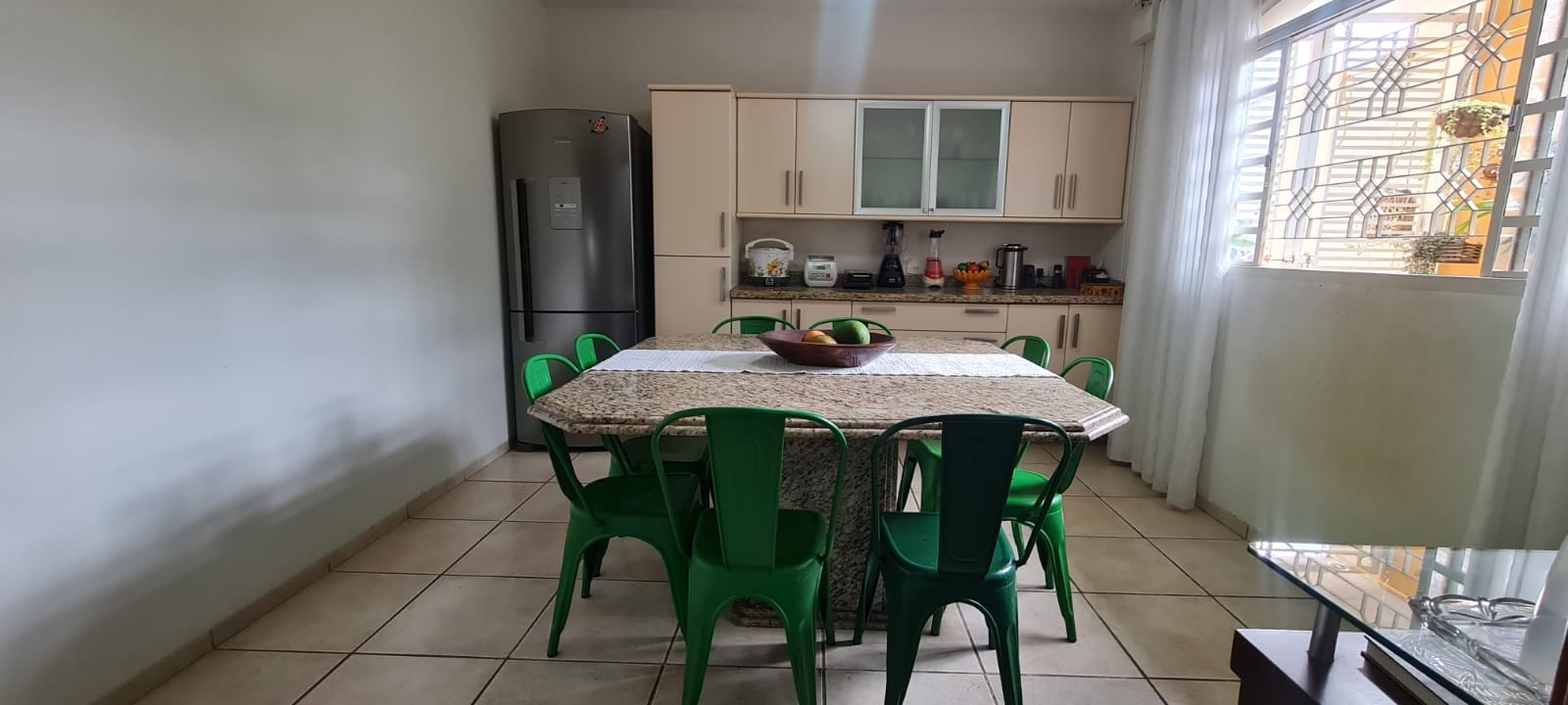 Casa Duplex  à venda, 404m² úteis, 4 quartos sendo 3 suítes,  4 vagas- Jardim Quebec, Londrina, PR
