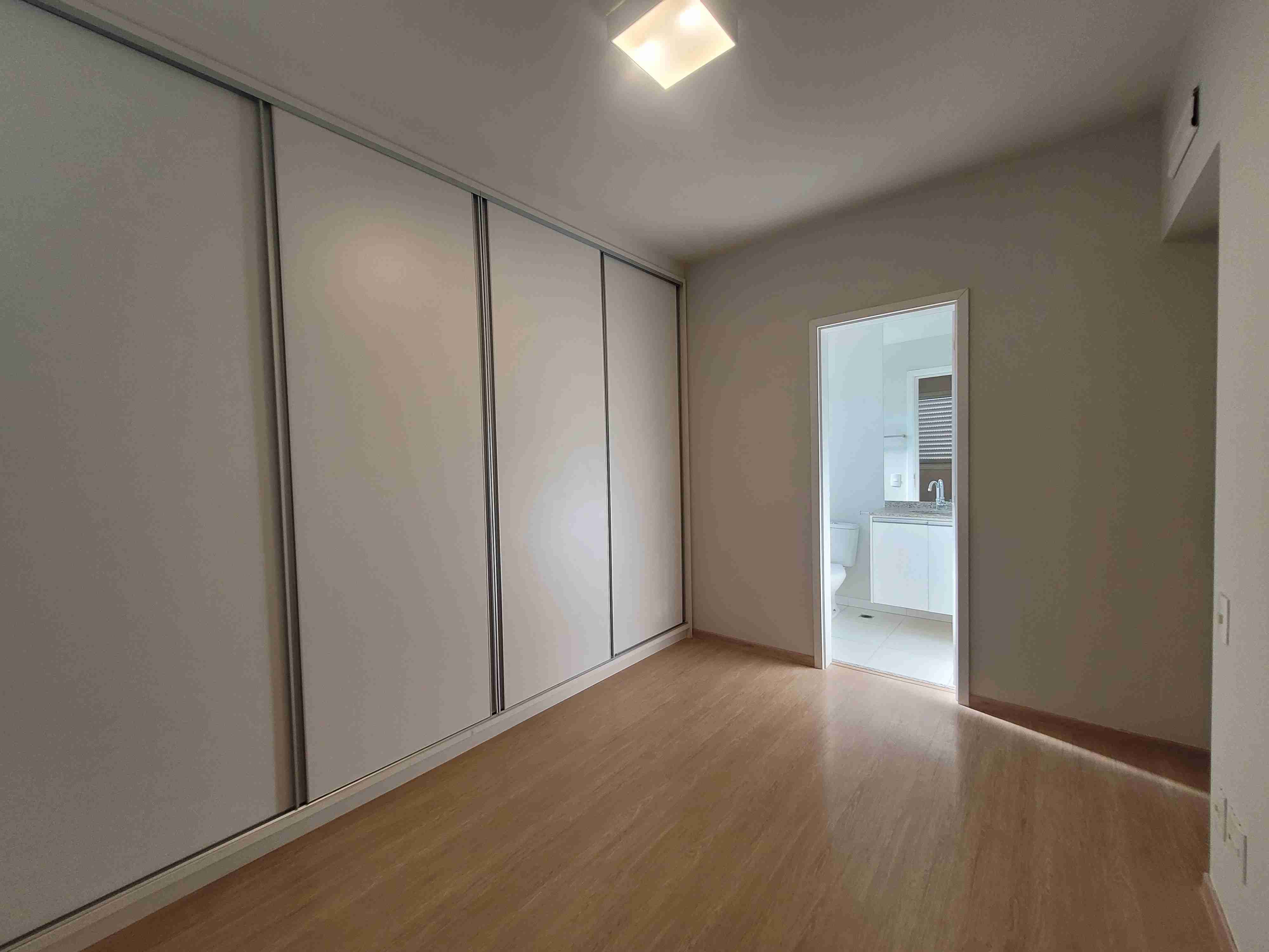 Apartamento à venda no Edifício Reserva Santana,  75m² úteis, 3 quartos sendo 1 suíte,Gleba Fazenda Palhano, Londrina, PR