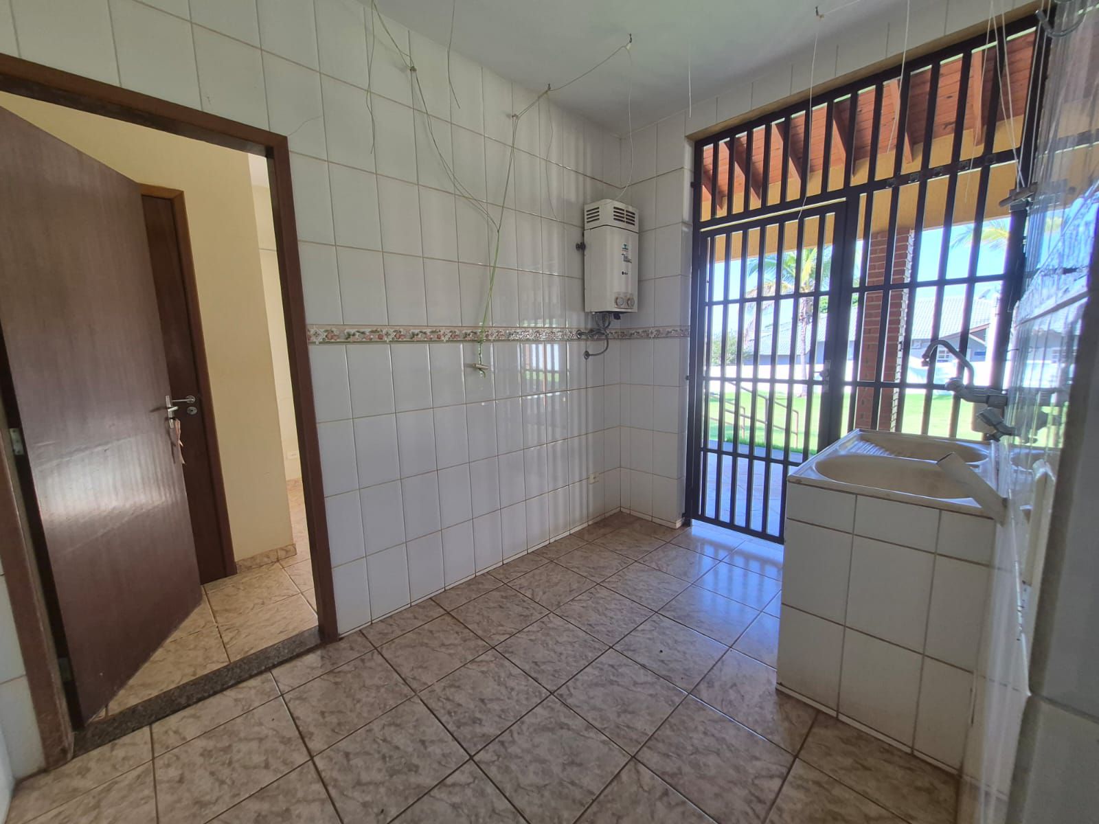 Casa à venda, 3 quartos sendo 2 suites, 350 m², Recanto do Salto, Londrina, PR - Oportunidade Unica