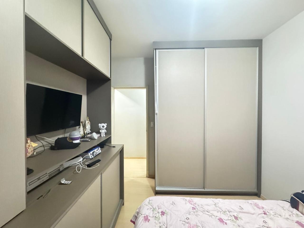 Apartamento à venda, Edifício Bavaria, 3 quartos sendo 1 suíte, 2 vagas, andar alto -Centro Londrina, PR