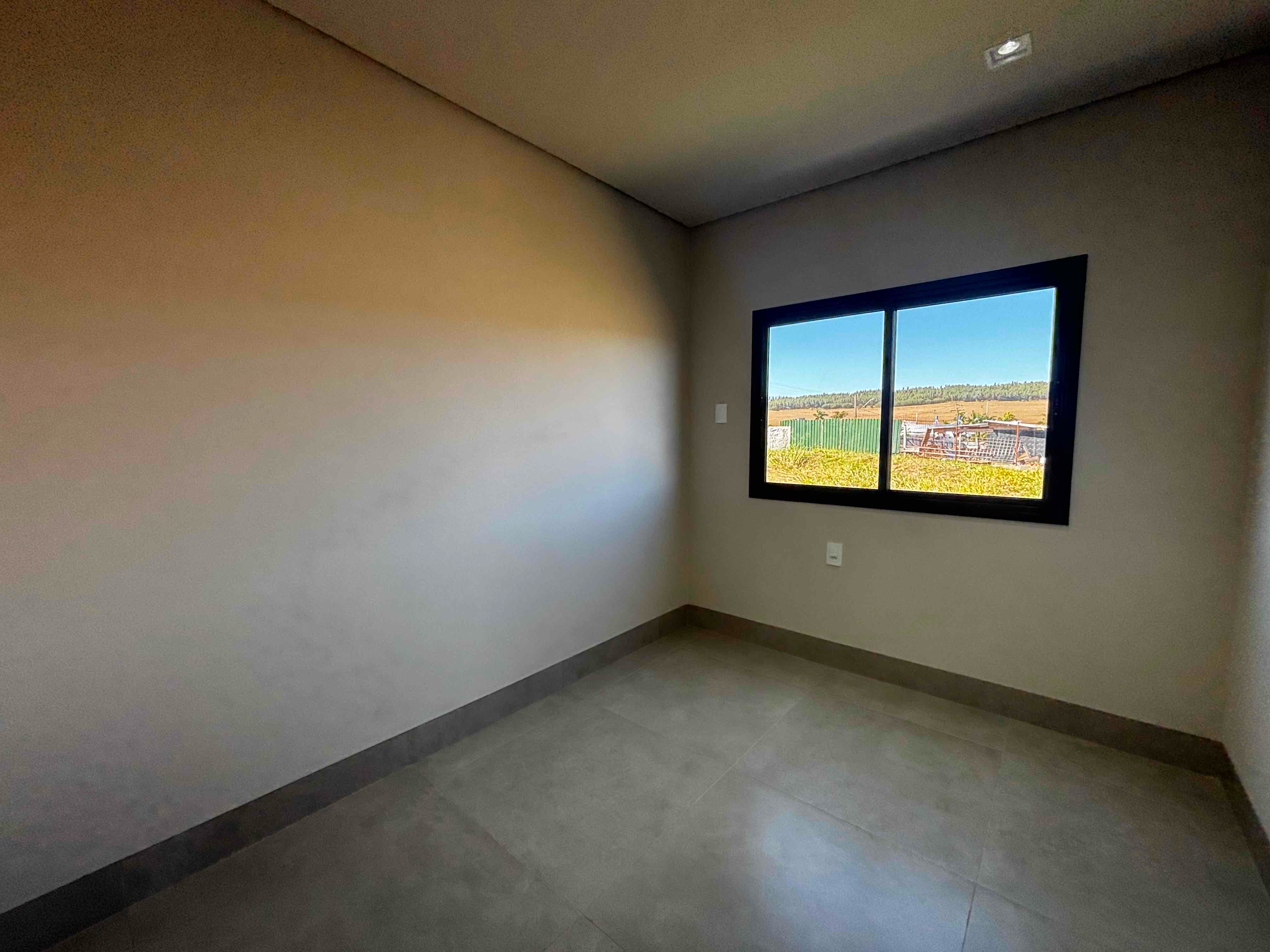 CASA NOVA A VENDA, CONDOMINIO ECOVILLAS DO LAGO, 3 QUARTOS, 1 SUÍTE, PISCINA AQUECIDA