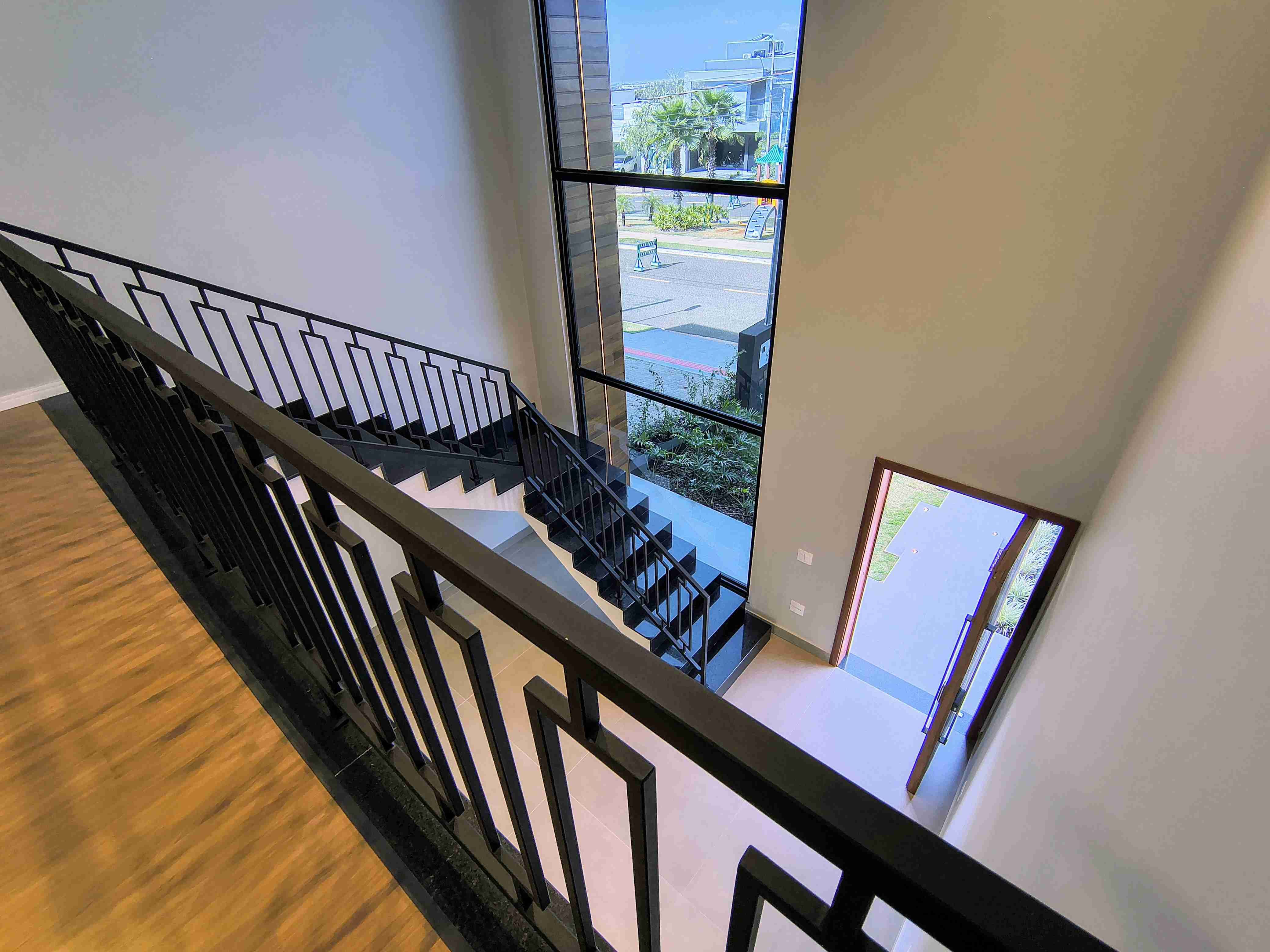 Casa à venda em condomínio Bella Vitta, porteira fechada, 4 suítes , 258 M² construção, piscina- Cidade Industria 2, Londrina - PR