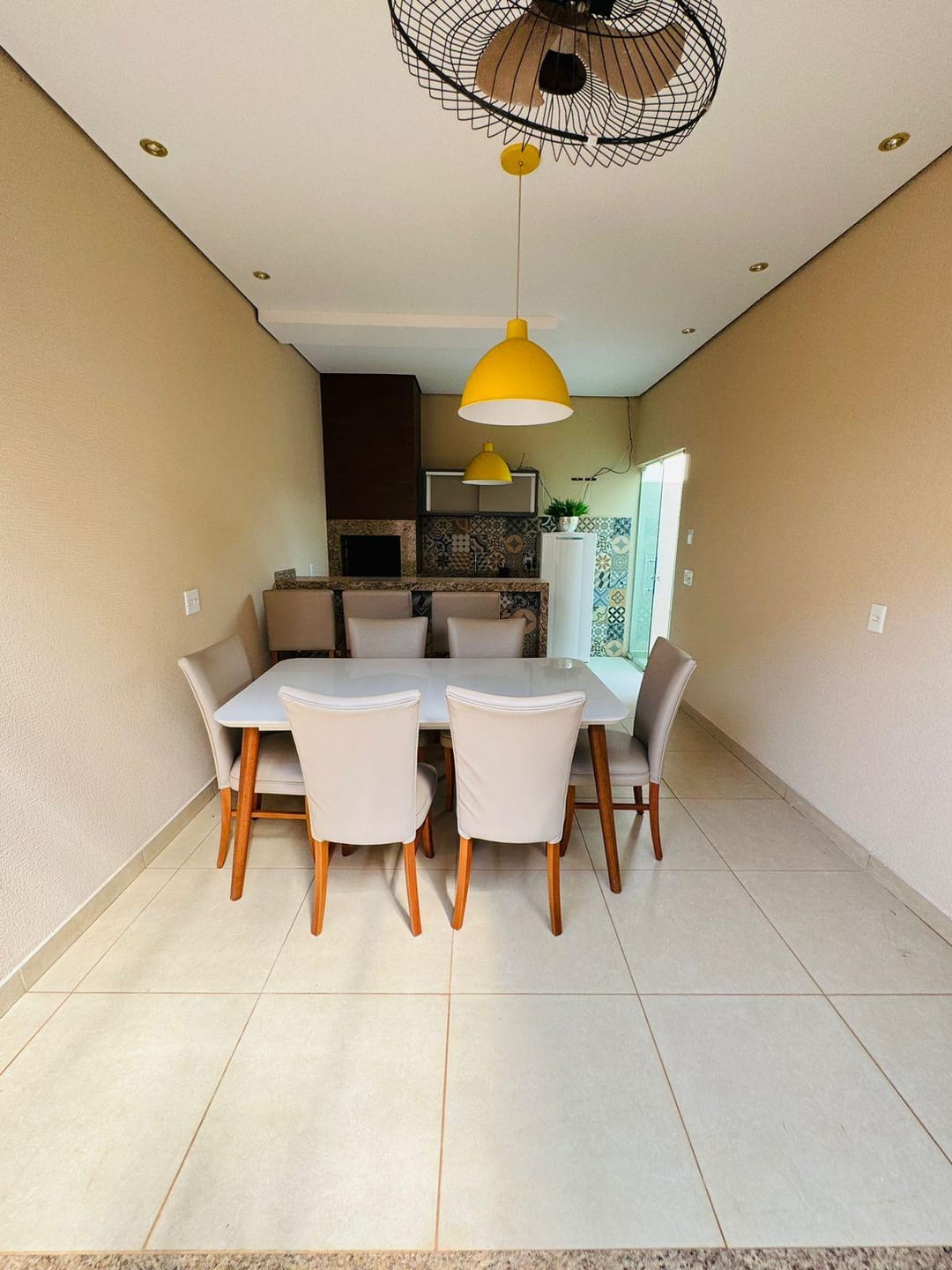 Casa à venda, Condomínio Morada das Flores, 160m² úteis, 3 quartos sendo 1 suíte, todo planejado -  Cambé/PR
