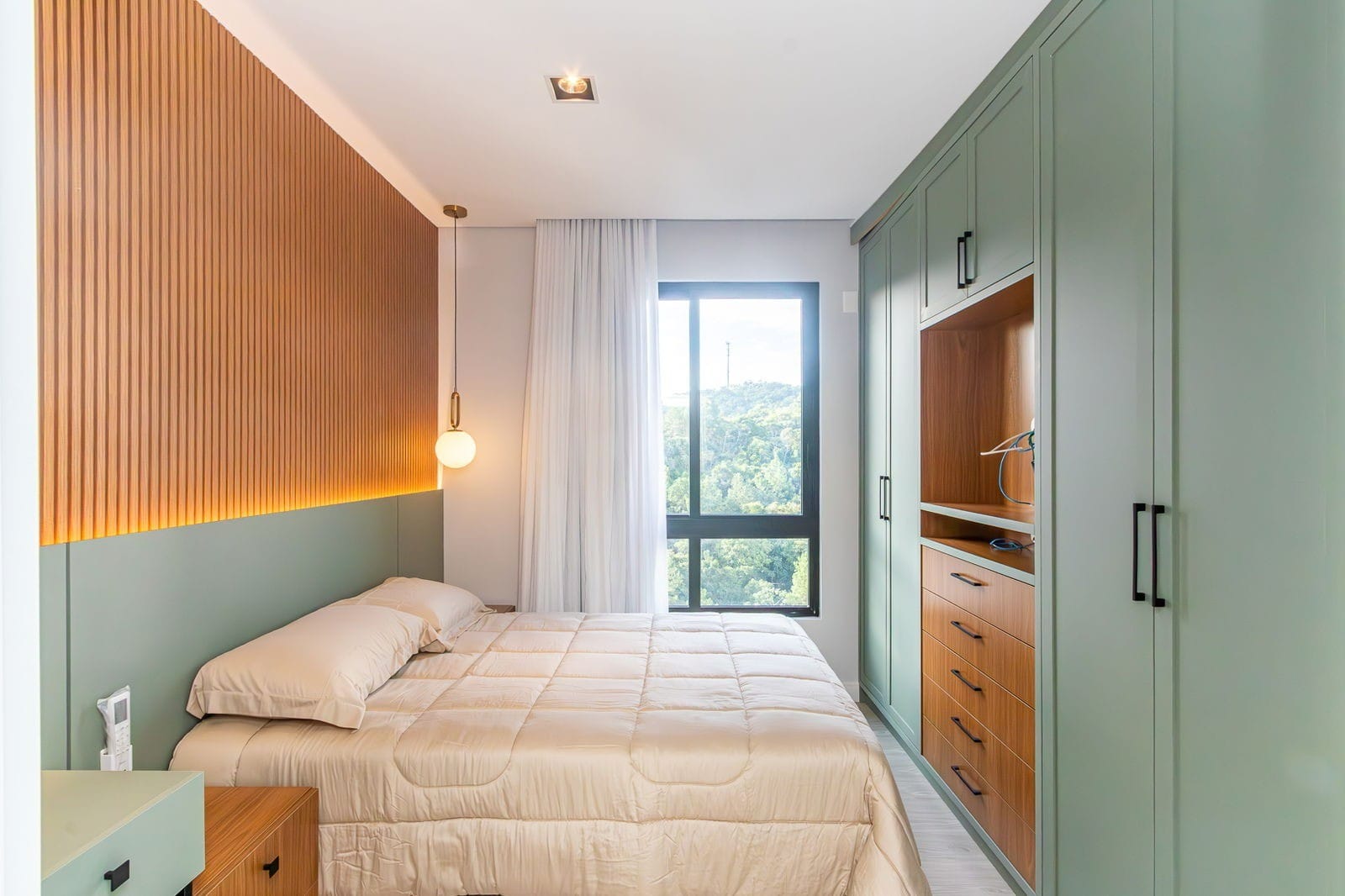 Apartamento à venda, Edifício Costa, 136m²úteis,  4 suítes, 1 Lavabo, 2 vagas, próximo a roda gigante, Pioneiros, Barra norte- Balneário Camboriú