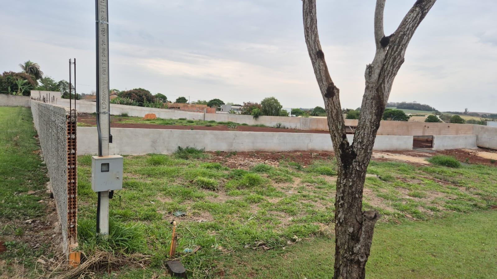 Terreno à venda, 2600 m2  Condomínio Estancia Bom Tempo, Murado e bem localizado, Londrina, PR