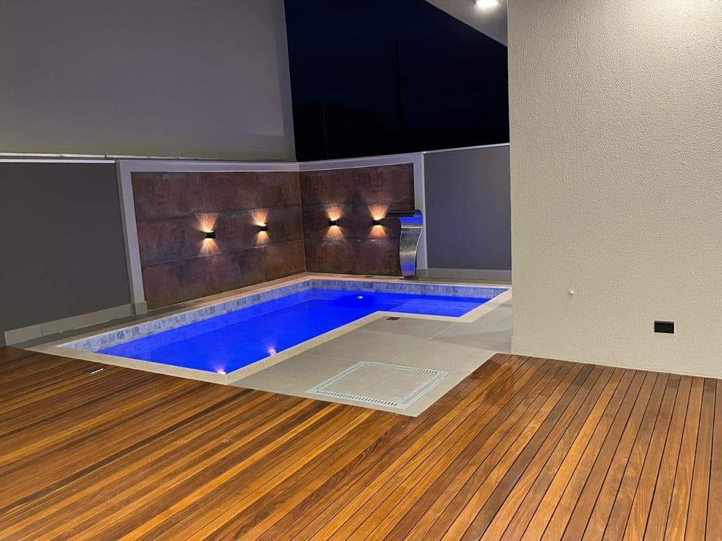 Casa à 173m² venda/3 suítes (sendo 1 master com closet)Piscina/4 vagas - Condomínio Legend Santa Rosa, Londrina, PR