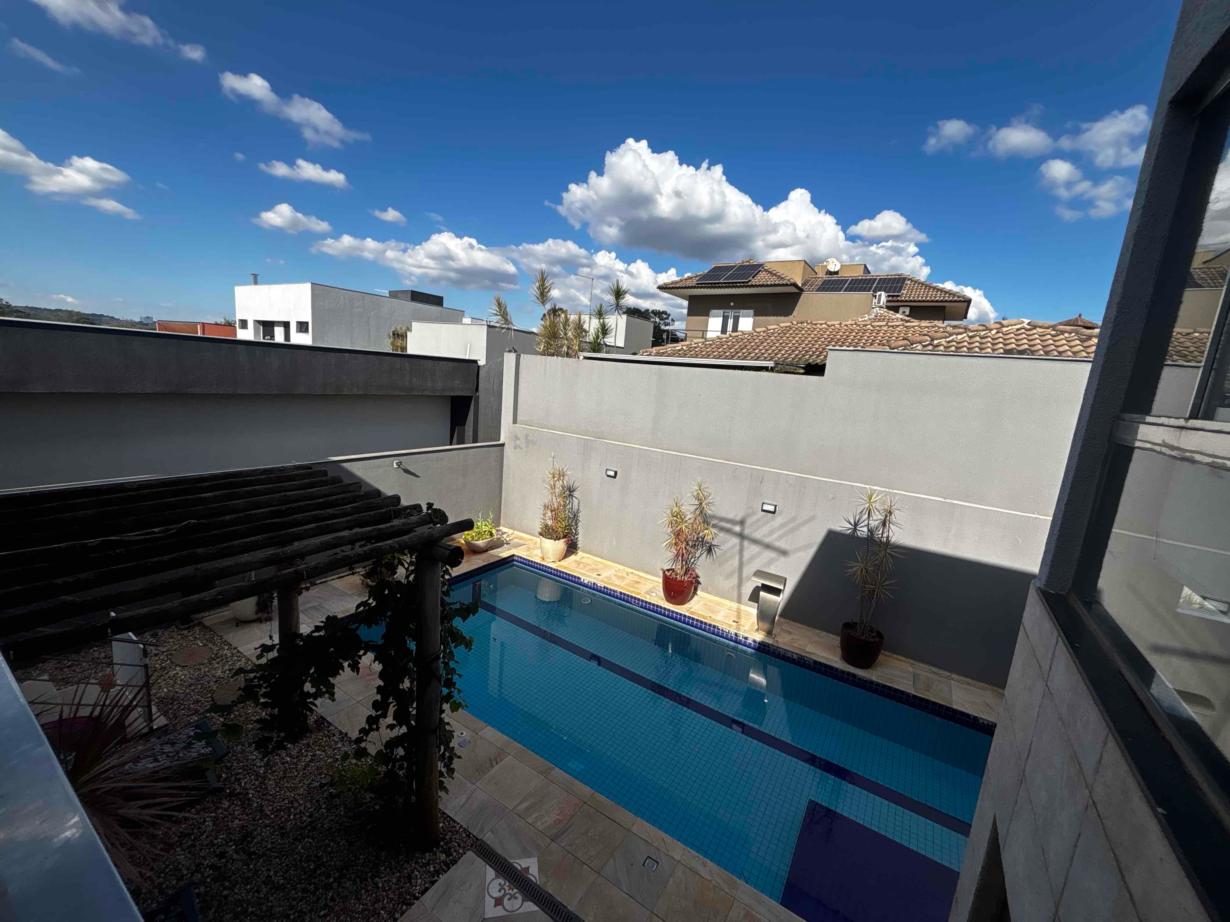 Casa  à Venda no condomínio Sun Lake,3 suites,Londrina, PR