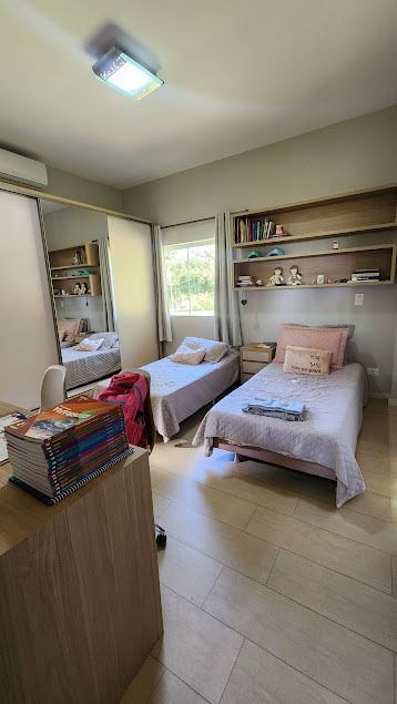 Chácara à Venda, 2500m², Condomínio Golf Ville, casa 120m² úteis, cozinha planejada - Recanto Santa Andréa, Cambé, PR