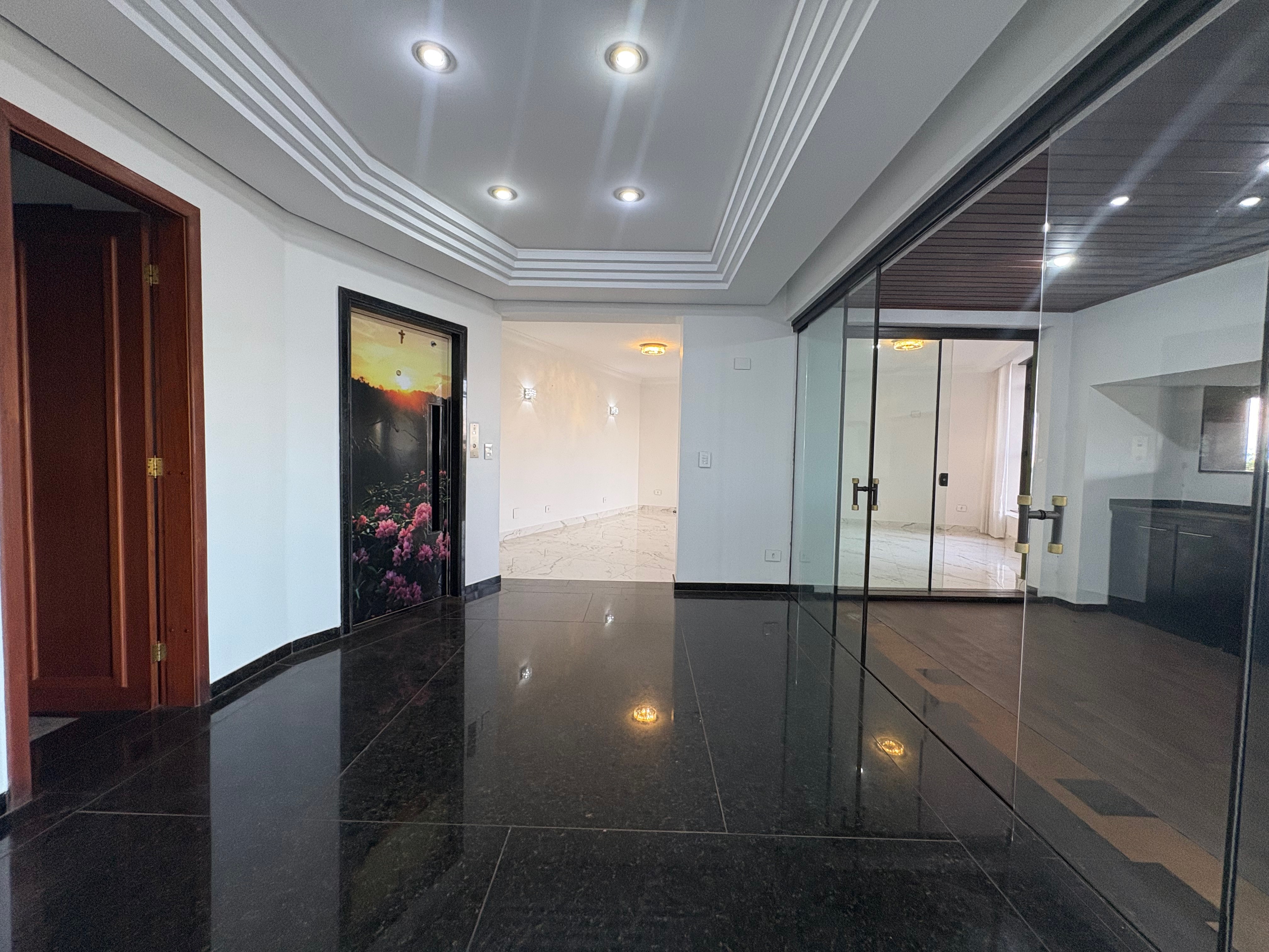 Apartamento à venda, Edifício Palais Lac Dor, 3 suítes, 5 vagas  - Londrina, PR