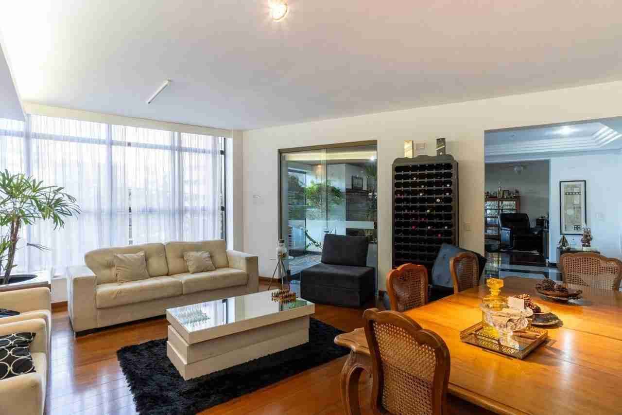 Apartamento à venda no Edifício Palais Lac Dor, 298m² úteis, 4 quartos sendo 2 suítes, 4 vagas, próx  ao lago Igapó - Jardim Londrilar- Londrina,