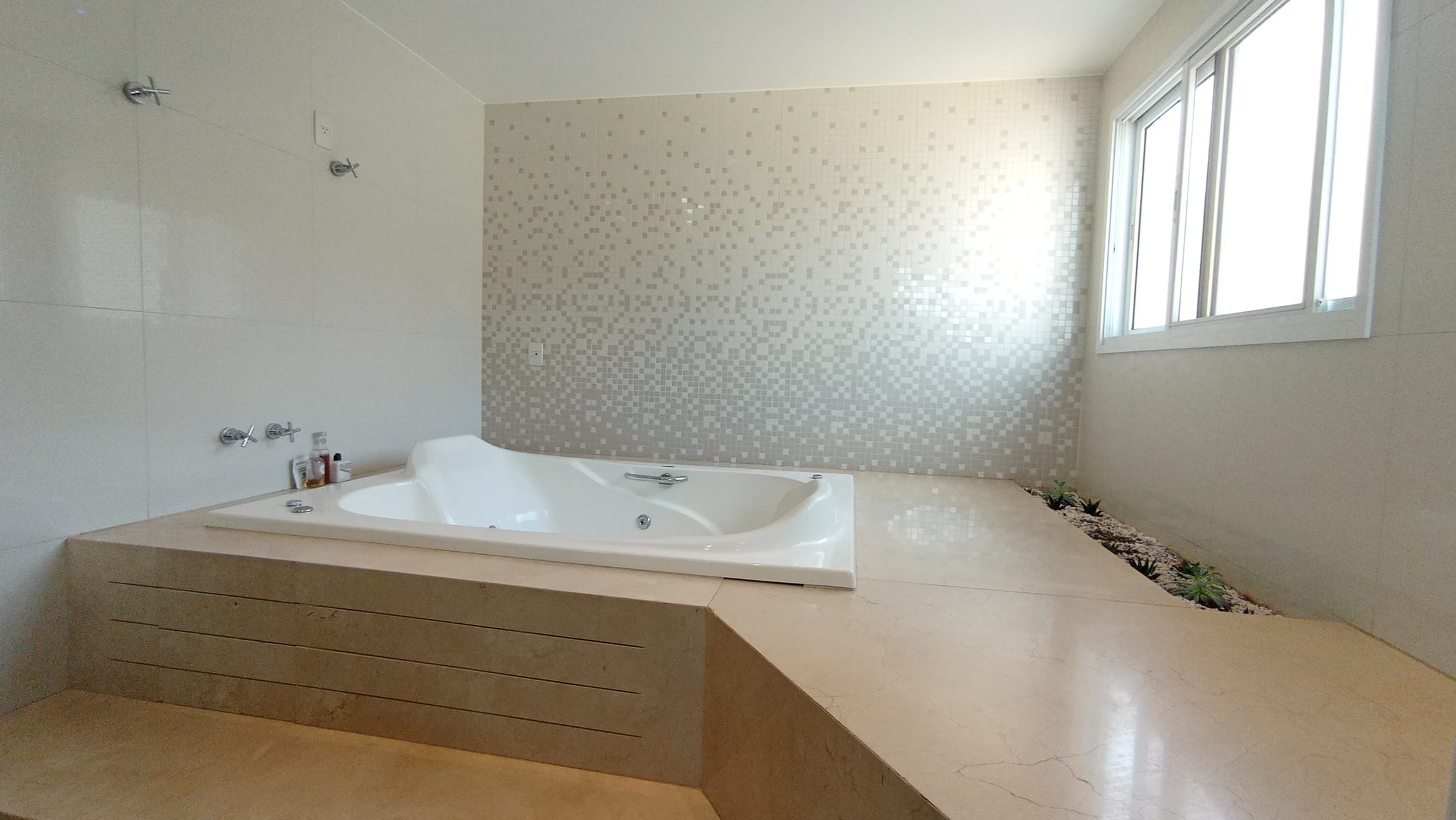 Casa à venda, Royal Park Resort, 4 suítes - Piscina -  Londrina, PR