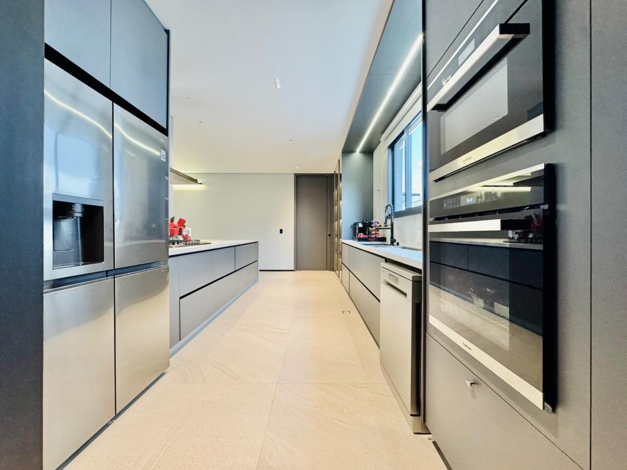 Casa com Porteira fechada no condomínio Sun Lake -  Londrina, PR