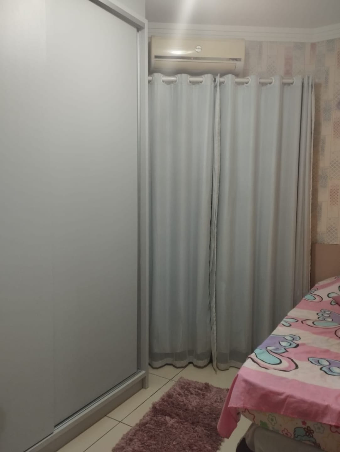 Sobrado à venda,  123m², 3 quartos sendo 1 suíte, Piscina, 2 vagas  - perto do aeroporto, tiro de guerra - Califórnia -  Londrina, PR