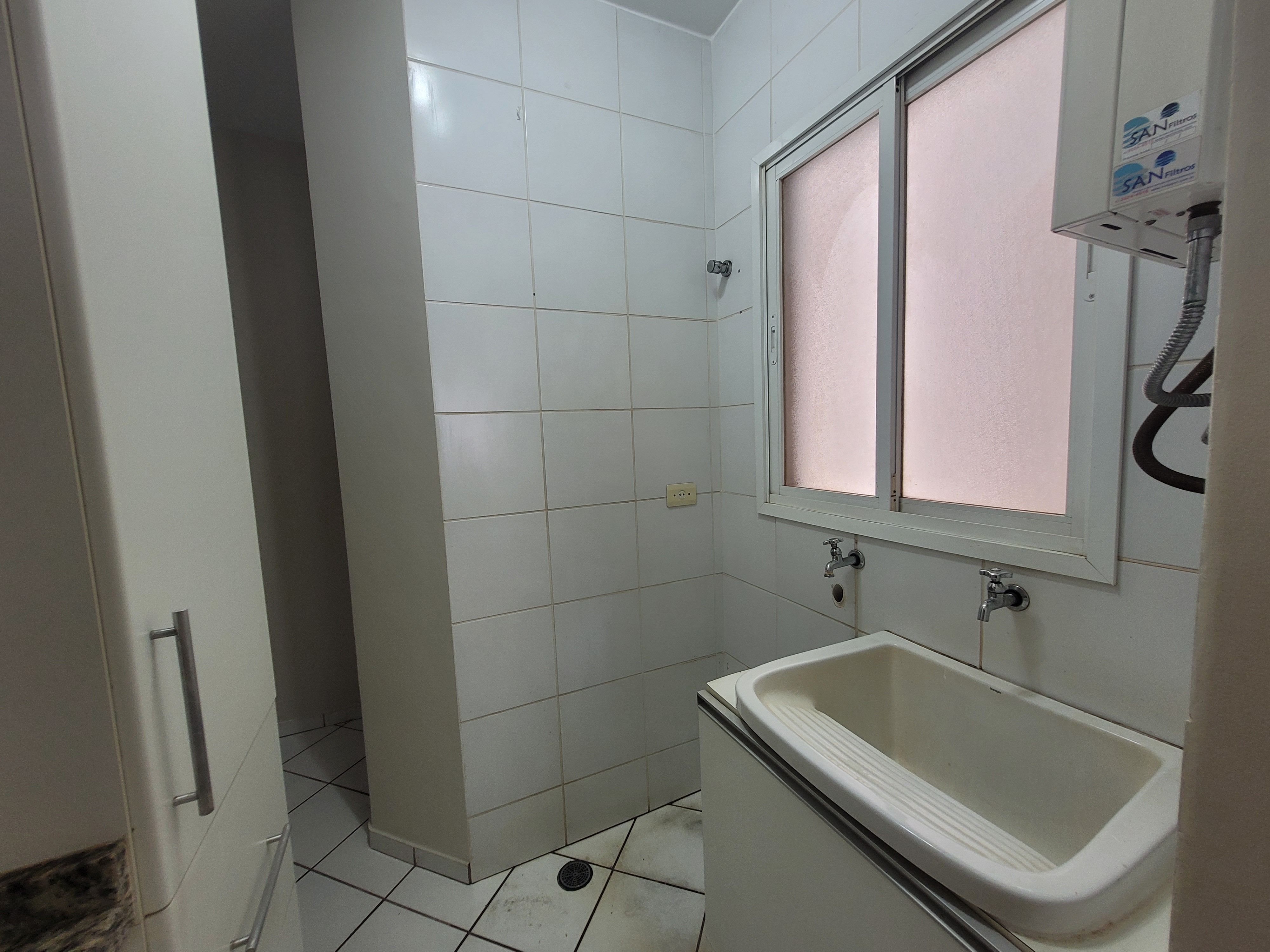 Apartamento  à Venda no edifício  Portal do lago,3 quartos/ 1 suite, andar alto, sol da manha,2 vagas de garagem,Gleba Fazenda Palhano, Londrina,