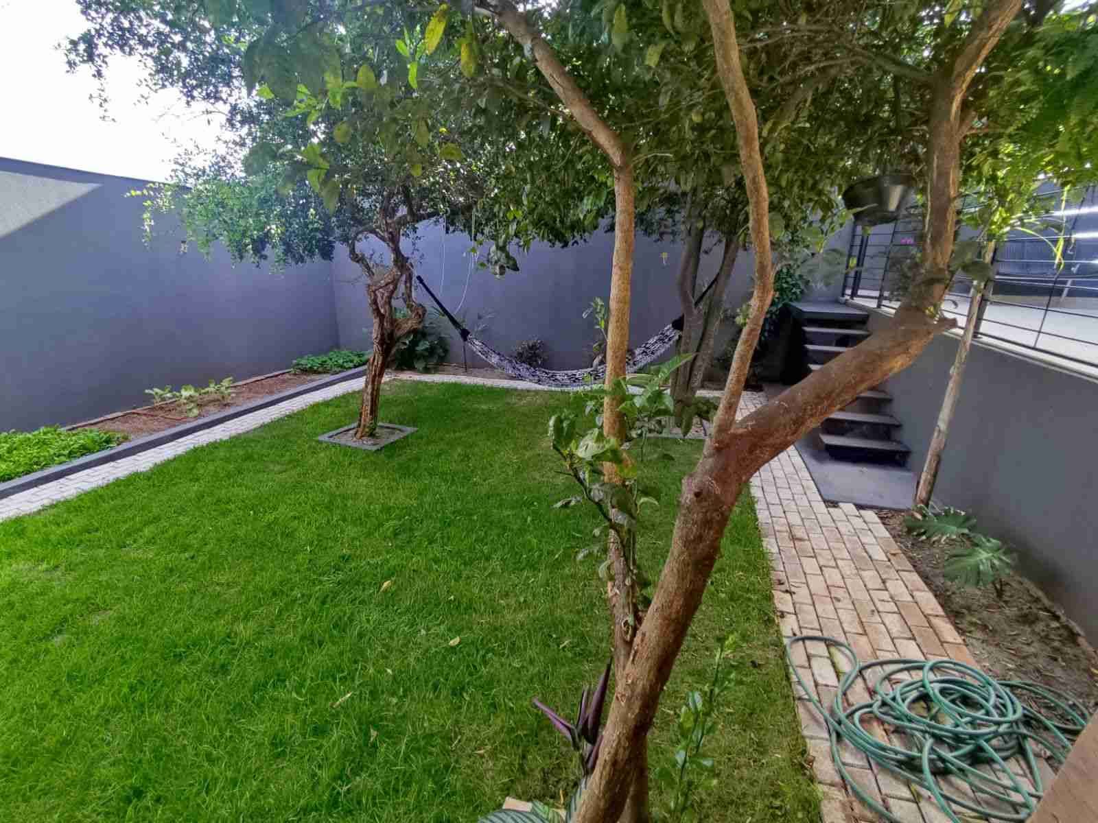Casa à venda, 152m2 úteis, área total 330m2, 3 quartos, 3 vagas-  Mônica Londrina Pr