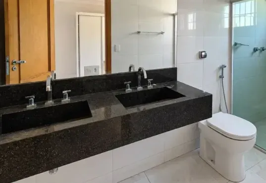 Casa à venda no bairro Tucanos, zona Sul, Londrina, com 4 suítes, 600 m², amplo quintal - foto 18